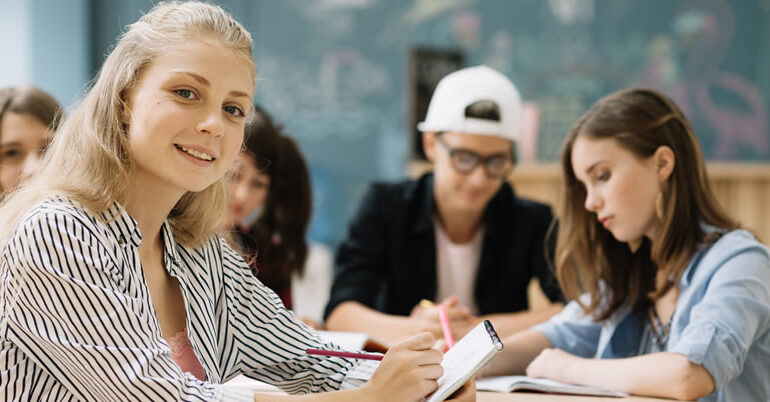 abbla idiomas -Academia Cambridge: aprende inglés con confianza